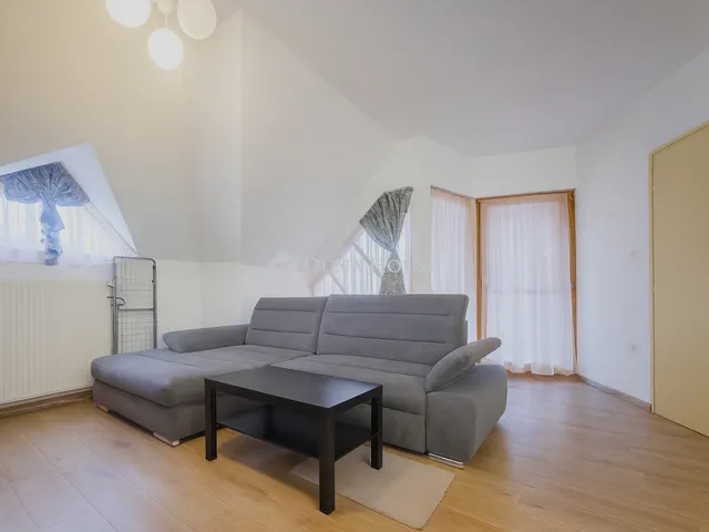 Eladó lakás Budapest XVIII. kerület, Újpéteritelep 76 nm