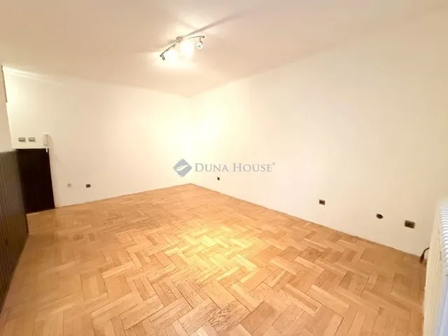 Eladó lakás Budapest XVIII. kerület, Havanna lakótelep 28 nm