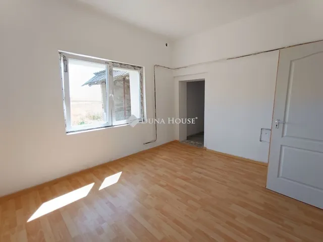 Eladó ház Újszász 70 nm