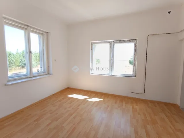 Eladó ház Újszász 70 nm