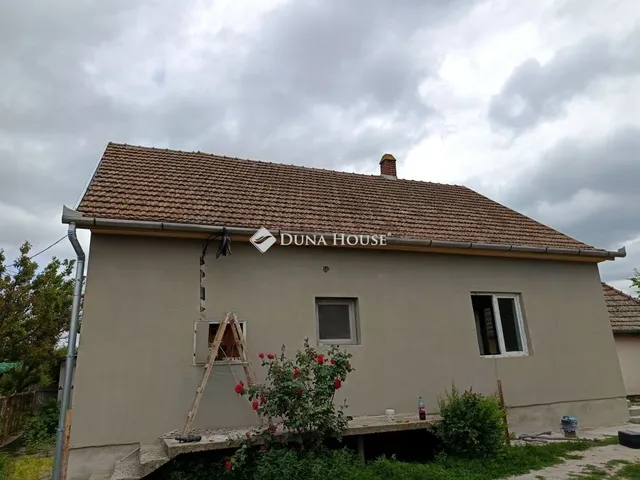 Eladó ház Újszász 107 nm