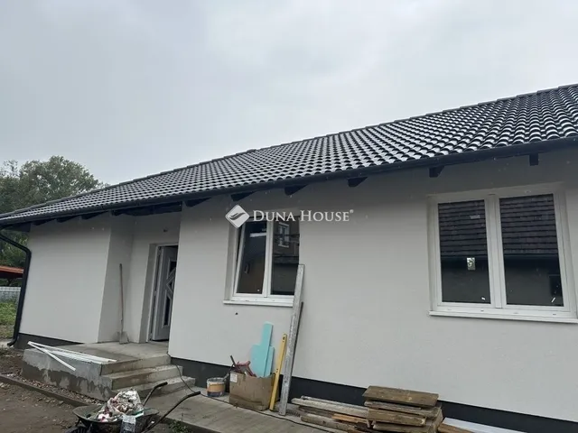 Eladó ház Monor 97 nm
