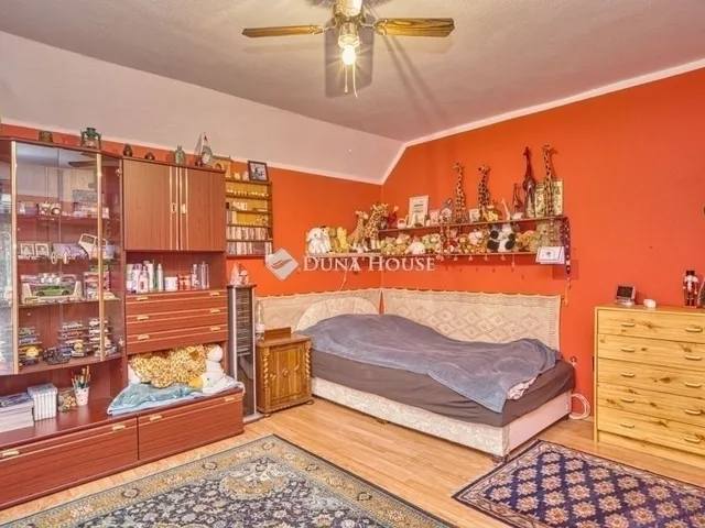 Eladó ház Budapest XVIII. kerület, Kossuth Ferenc-telep 270 nm