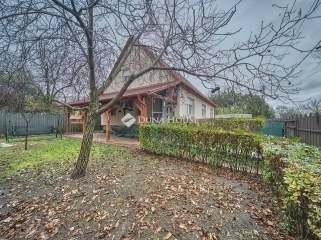 Eladó ház Budapest XVIII. kerület, Kossuth Ferenc-telep 270 nm