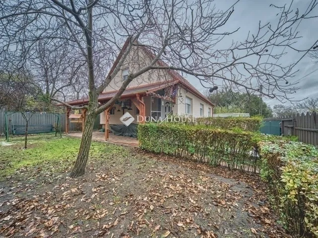 Eladó ház Budapest XVIII. kerület, Kossuth Ferenc-telep 270 nm