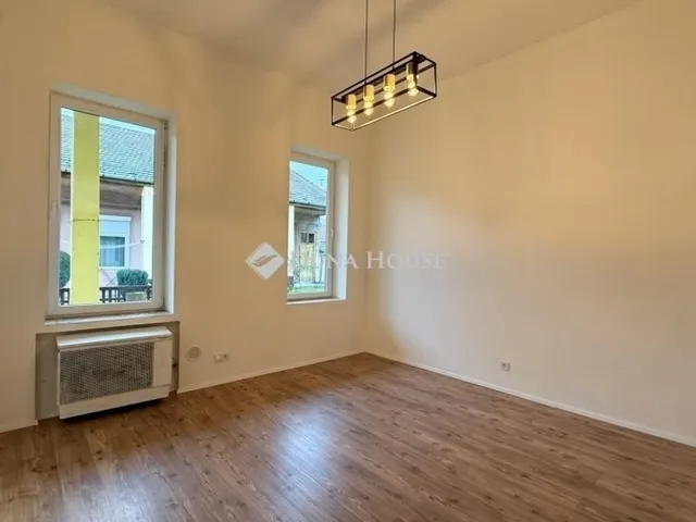 Eladó lakás Budapest XV. kerület, Rákospalota 30 nm