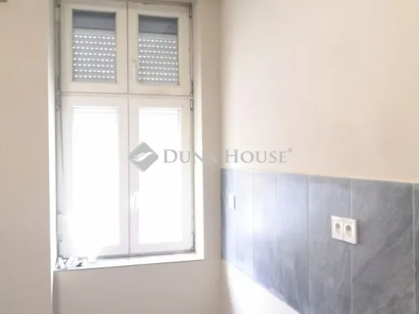 Eladó lakás Budapest X. kerület, Óhegy 15 nm