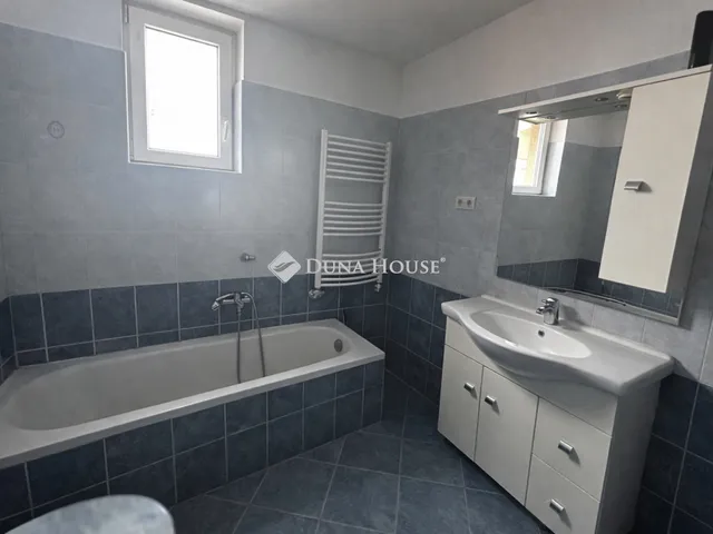 Eladó lakás Budapest XVIII. kerület, Újpéteritelep 49 nm