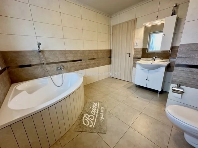 Eladó ház Budapest XVIII. kerület 210 nm