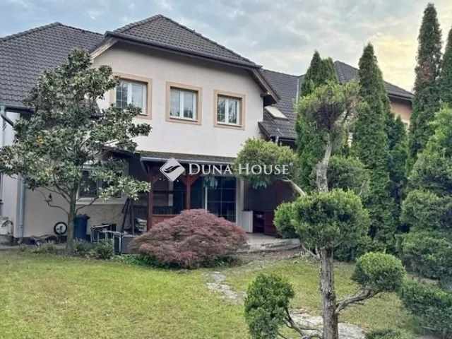 Eladó lakás Budapest X. kerület, Felsőrákos 190 nm