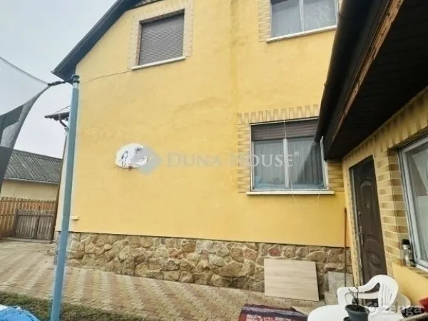Eladó ház Gyál 180 nm