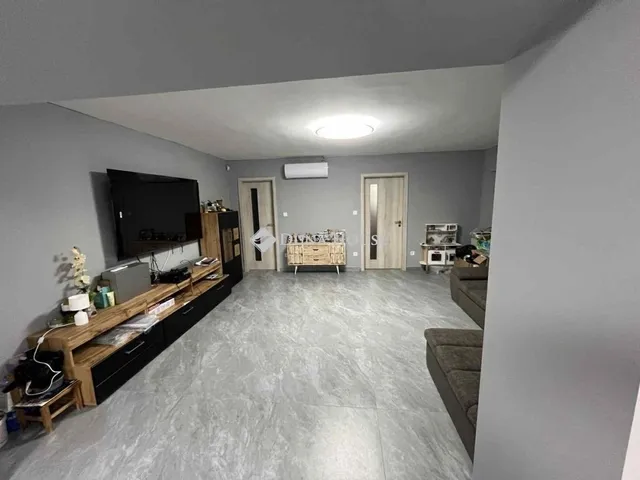 Eladó ház Úri 141 nm