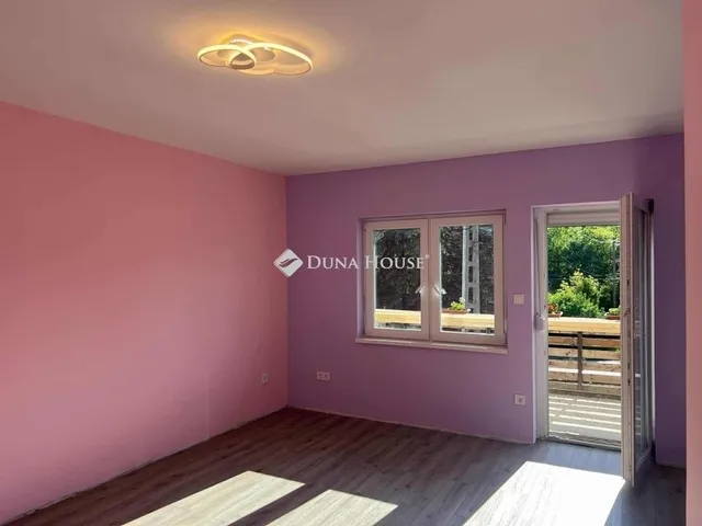 Eladó ház Úri 141 nm