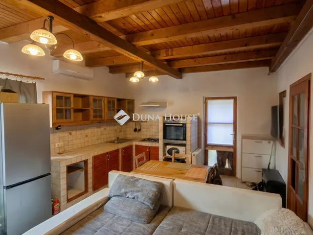 Eladó ház Felsőpakony 191 nm