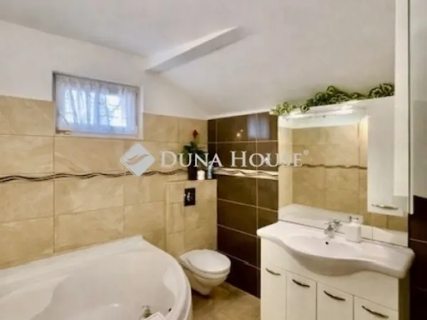 Eladó ház Budapest XVIII. kerület, Ganztelep 176 nm