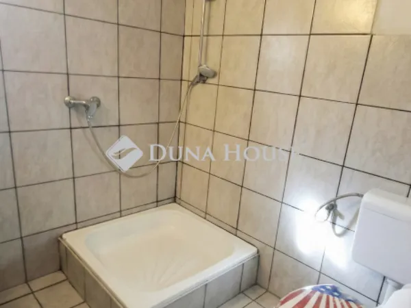 Eladó ház Felsőpakony 191 nm