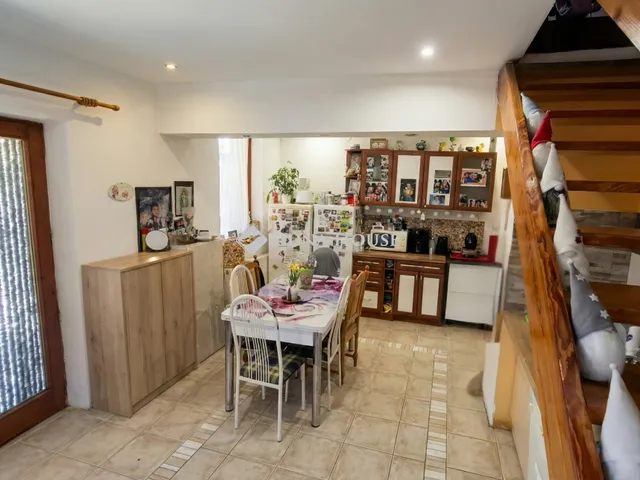 Eladó ház Felsőpakony 191 nm