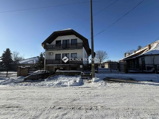 Eladó ház Ócsa 188 nm