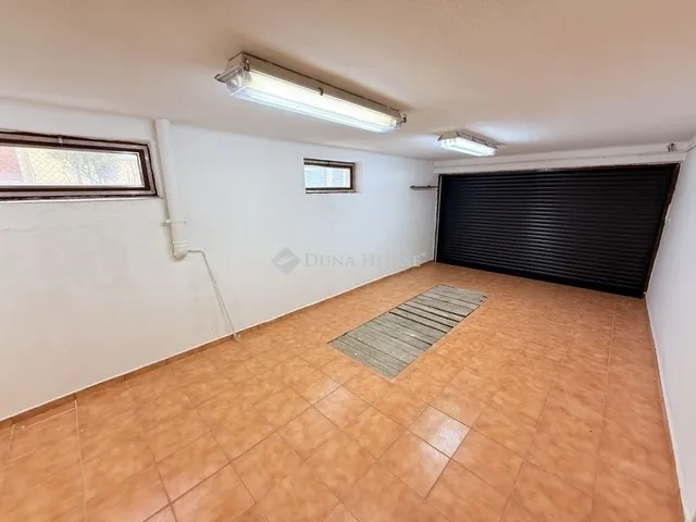 Eladó ház Budapest XVIII. kerület, Újpéteritelep 239 nm