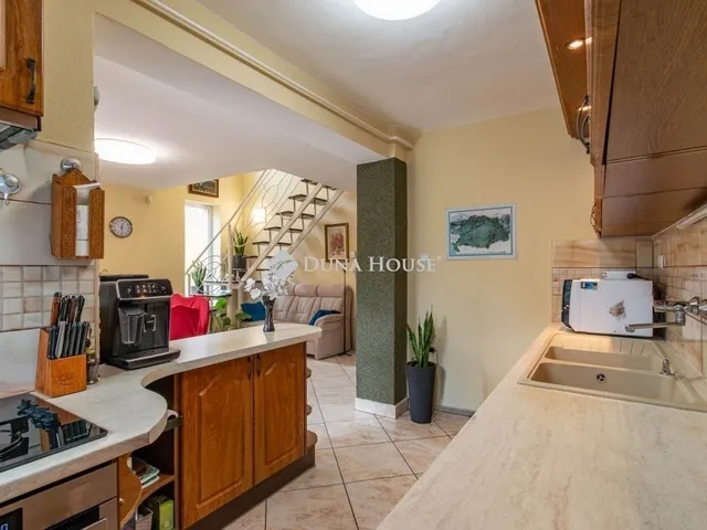 Eladó ház Budapest XVIII. kerület, Ganztelep 176 nm