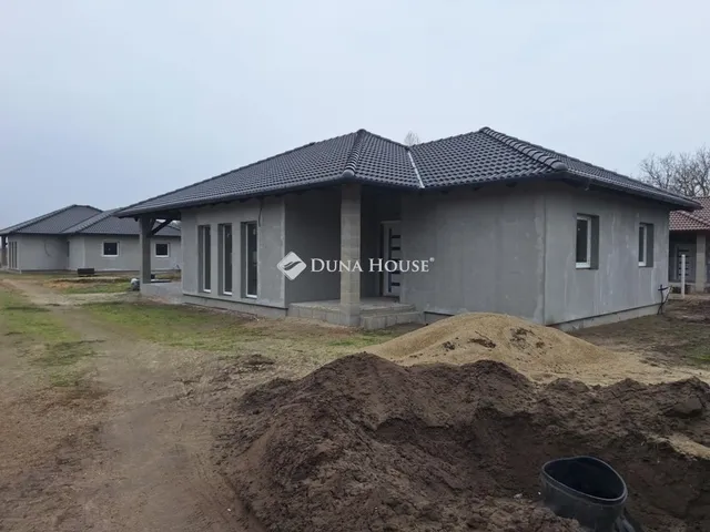 Eladó ház Kiskunlacháza 99 nm