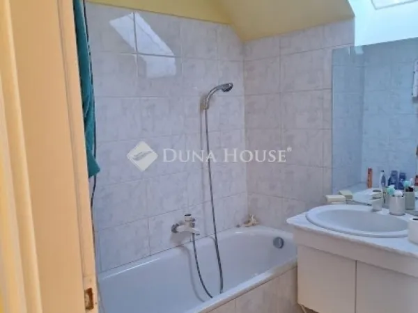 Eladó ház Budapest XVIII. kerület 300 nm