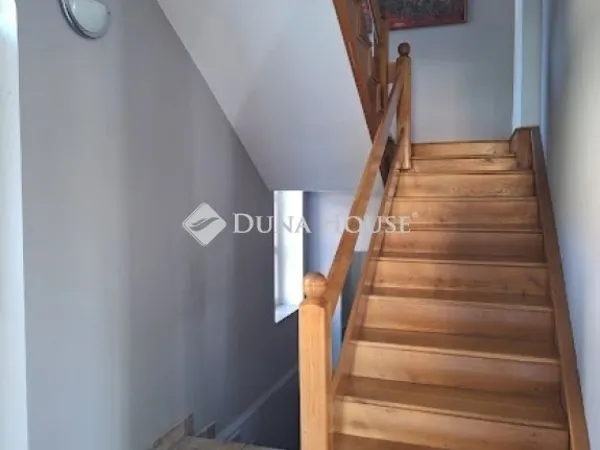 Eladó ház Budapest XVIII. kerület 300 nm