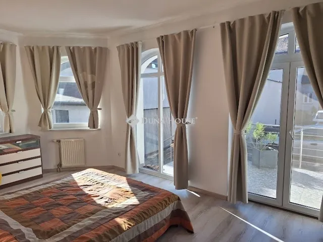 Eladó ház Budapest XVIII. kerület 300 nm