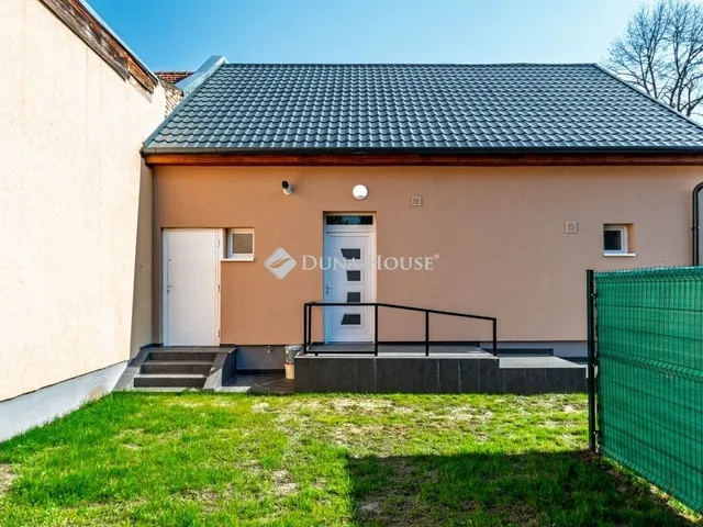 Eladó ház Budapest XVIII. kerület, Szemeretelep 70 nm