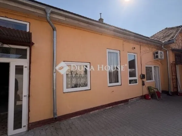 Eladó ház Vecsés 335 nm