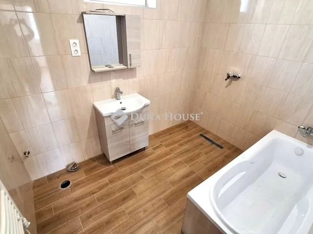 Eladó ház Vasad 84 nm