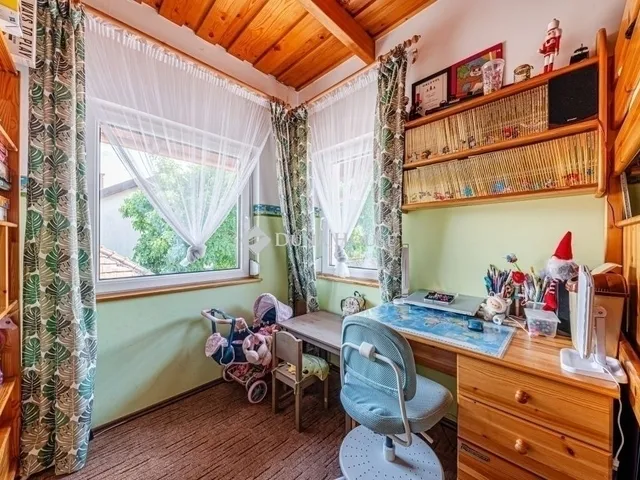 Eladó ház Budapest XVIII. kerület, Kossuth Ferenc-telep 186 nm