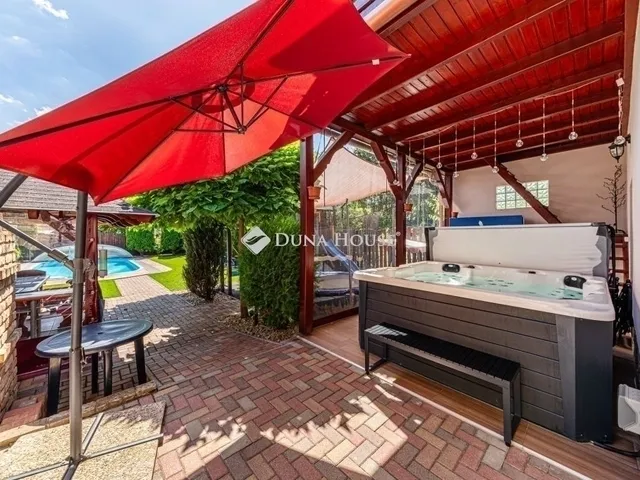 Eladó ház Budapest XVIII. kerület, Kossuth Ferenc-telep 186 nm