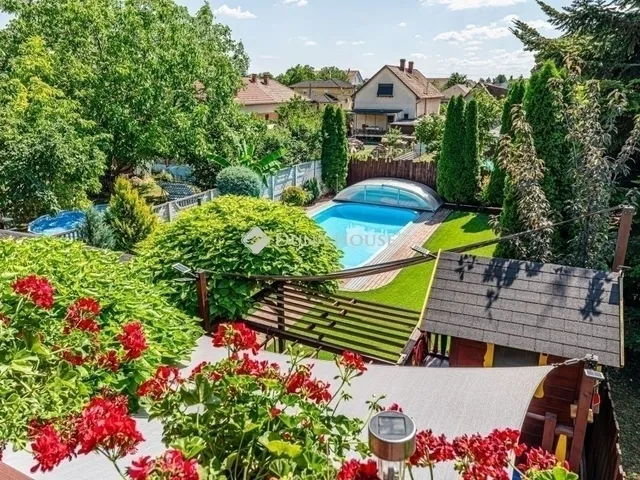 Eladó ház Budapest XVIII. kerület, Kossuth Ferenc-telep 186 nm