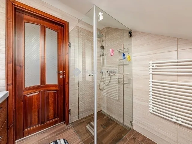 Eladó ház Budapest XVIII. kerület, Kossuth Ferenc-telep 186 nm