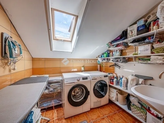 Eladó ház Budapest XVIII. kerület, Kossuth Ferenc-telep 186 nm