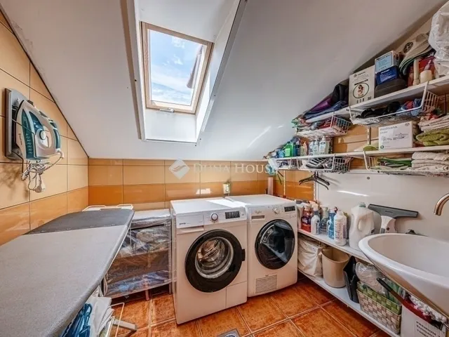 Eladó ház Budapest XVIII. kerület, Kossuth Ferenc-telep 186 nm