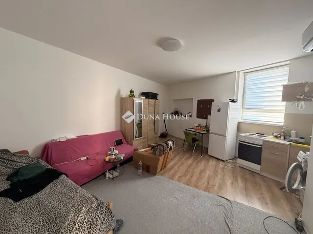 Eladó ház Vecsés 335 nm