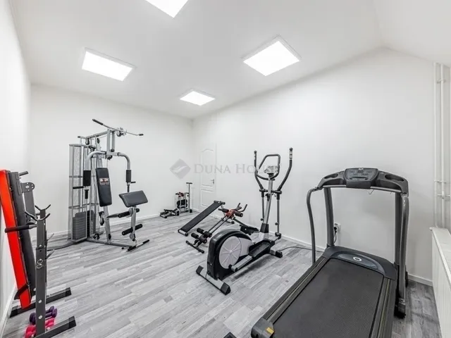 Eladó ház Budapest XVIII. kerület, Kossuth Ferenc-telep 186 nm