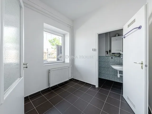 Eladó ház Budapest XVIII. kerület, Kossuth Ferenc-telep 186 nm