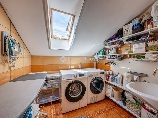 Eladó ház Budapest XVIII. kerület, Kossuth Ferenc-telep 186 nm