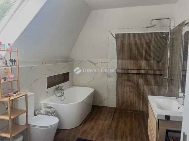 Eladó lakás Budapest XVIII. kerület, Újpéteritelep 83 nm