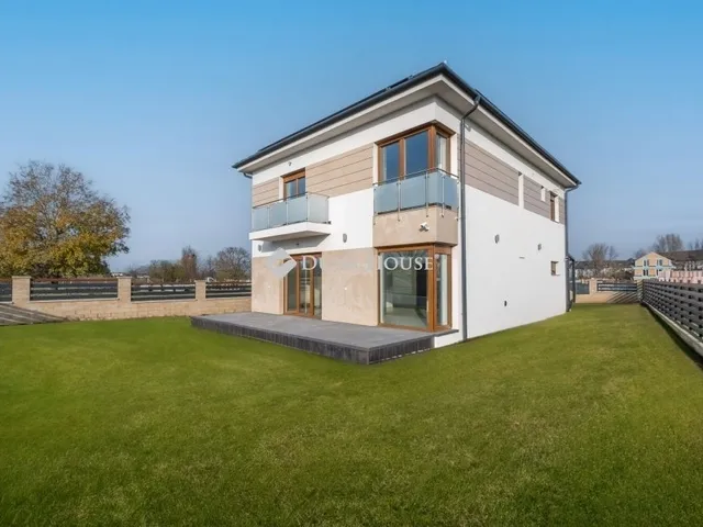 Eladó ház Budapest XXIII. kerület, Soroksár 227 nm