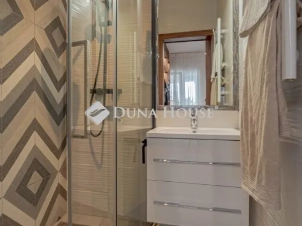 Eladó ház Budapest XVIII. kerület, Almáskert 164 nm