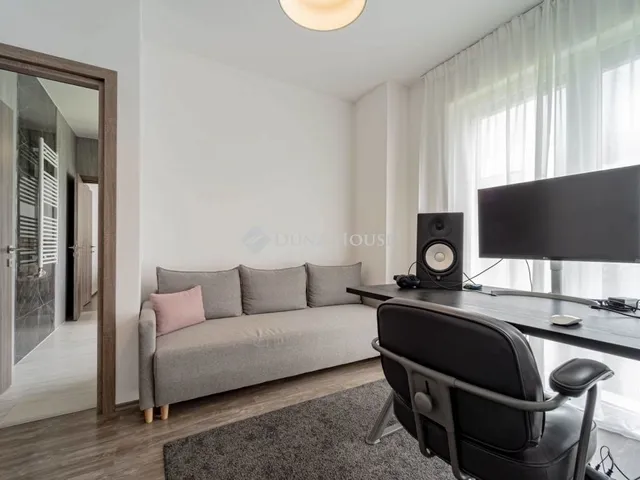 Eladó ház Budapest XVIII. kerület, Almáskert 164 nm