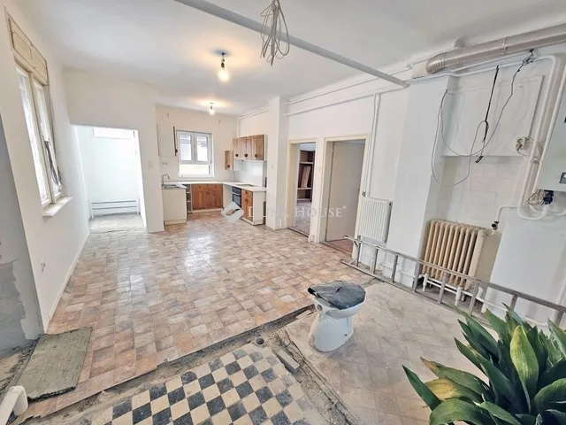 Eladó ház Budapest XVIII. kerület, Újpéteritelep 105 nm
