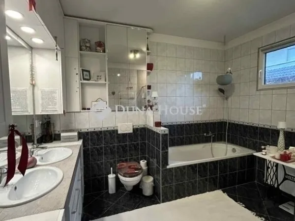 Eladó ház Vecsés 118 nm