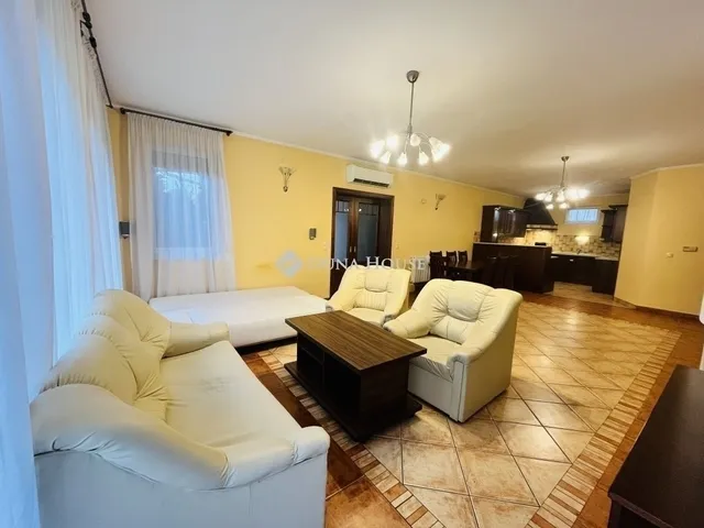 Eladó ház Mogyoród 279 nm