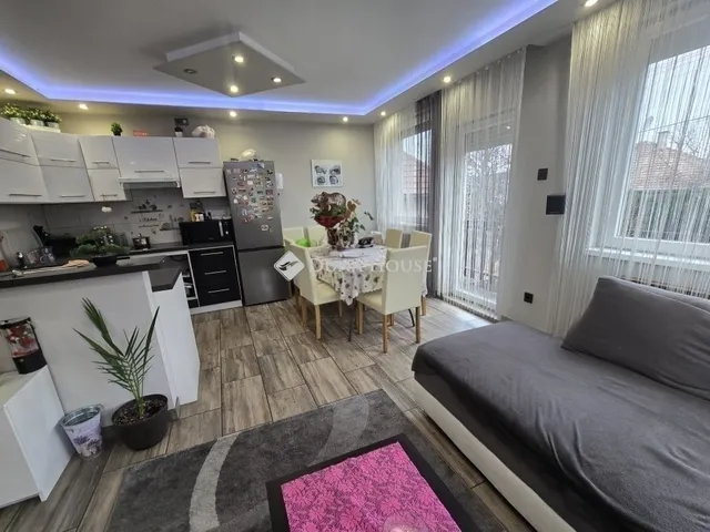 Eladó ház Pécel 172 nm