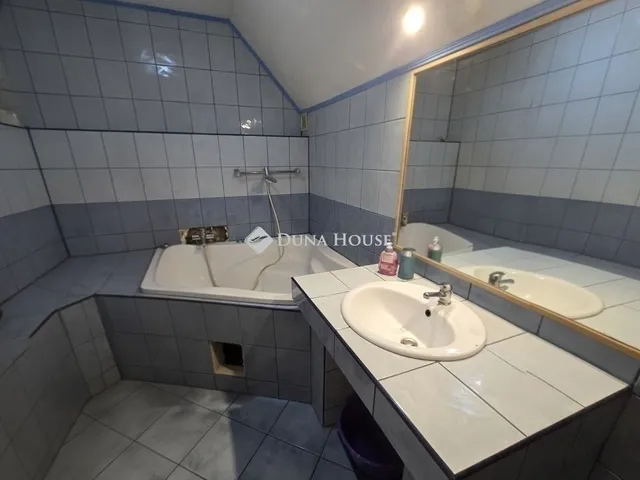 Eladó ház Pécel 172 nm